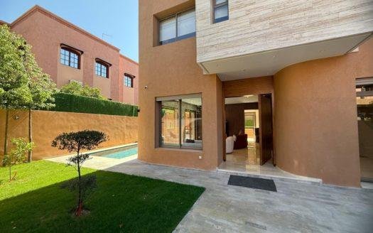 Villa d’Exception à Vendre – 6 Suites – Piscine – Hammam – Quartier Résidentiel Haut Standing